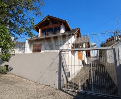 Casa com 03 dormitórios, 01 suíte no bairro Rincão