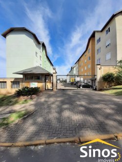 Apartamento com 02 dormitórios no cond. Monte Brasil 