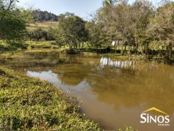Sítio de  2,00 hectares com abundância de água na Lomba Grande