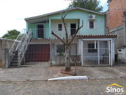 Sobrado com 06 dormitórios no bairro Canudos