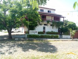 Sobrado comercial com 03 dormitórios no bairro Pinheiro