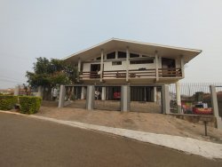Casa com 04 dormitórios no bairro Ideal