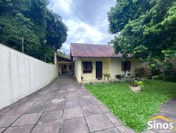 Casa com 02 dormitórios no bairro Vila Nova