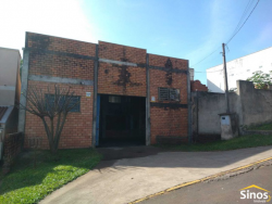 Pavilhão com apartamento de 02 dormitórios no bairro Lomba Grande