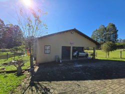 Sítio com 2,0 hectares no bairro Lomba Grande