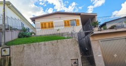 Casa semimobiliada com 03 dormitórios no bairro Rincão