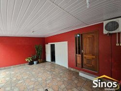 Casa plana com 02 dormitórios no Bairro Canudos
